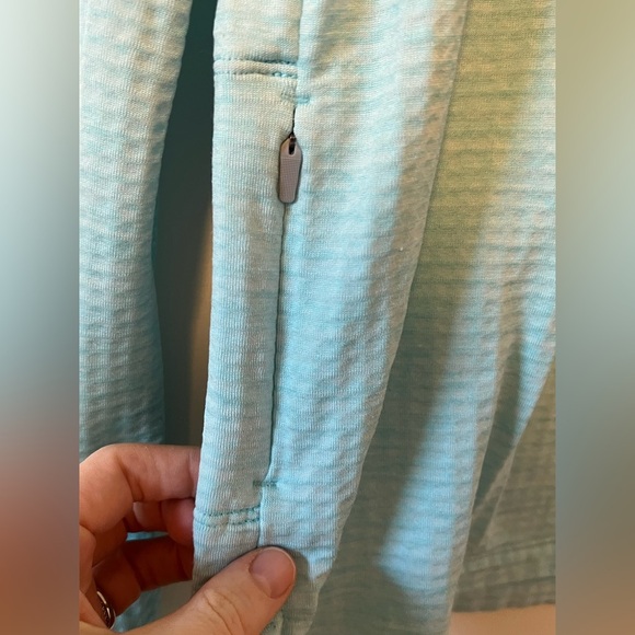 Workout top - Picture 4 of 11